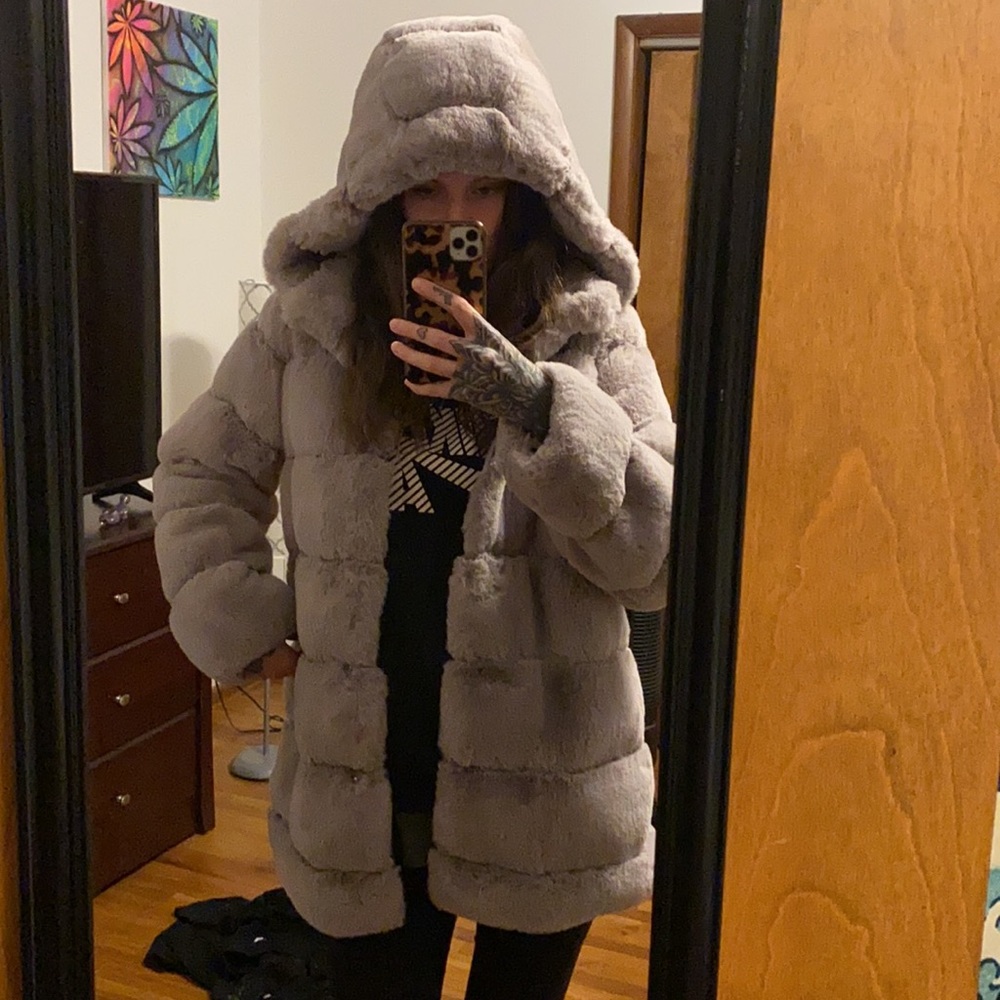 FUR LAVENDER BCBG COAT 💜